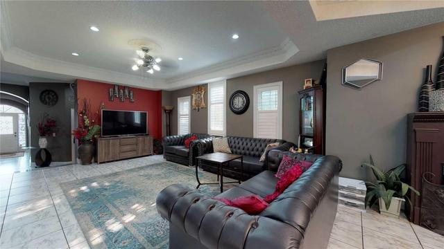 48 Yorkdale Cres, House detached with 4 bedrooms, 5 bathrooms and 3 parking in Toronto ON | Image 11