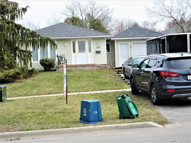 785 Grandview Dr, House detached with 3 bedrooms, 2 bathrooms and 5 parking in Oshawa ON | Image 1