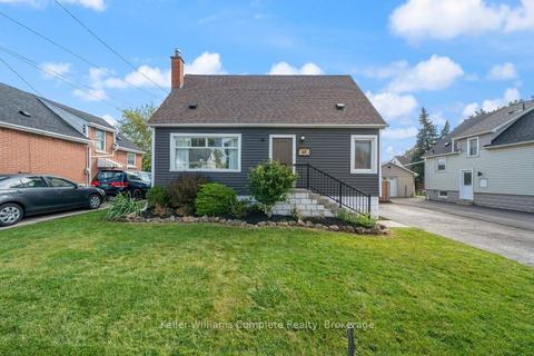 67 West 1st St, House detached with 3 bedrooms, 3 bathrooms and 3 parking in Hamilton ON | Card Image