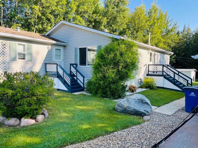 121 67339 Mission Road, House detached with 3 bedrooms, 2 bathrooms and null parking in Lac la Biche County AB | Image 17