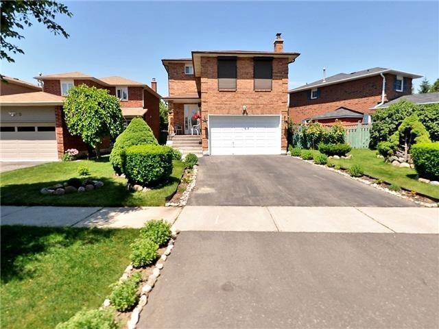 3 Ecclestone Dr, House detached with 3 bedrooms, 4 bathrooms and 4 parking in Brampton ON | Image 1