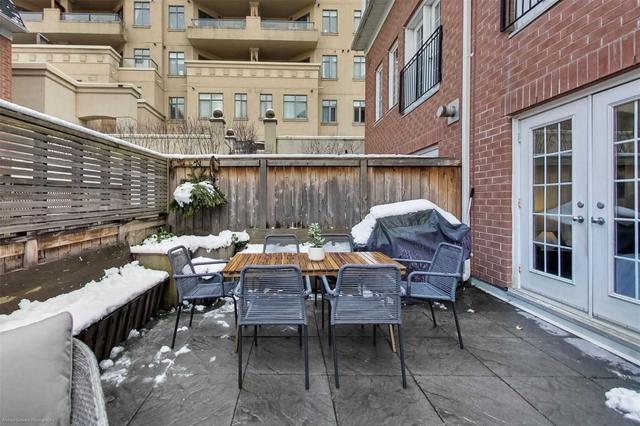 12 - 11 Niagara St, Townhouse with 2 bedrooms, 2 bathrooms and 1 parking in Toronto ON | Image 24