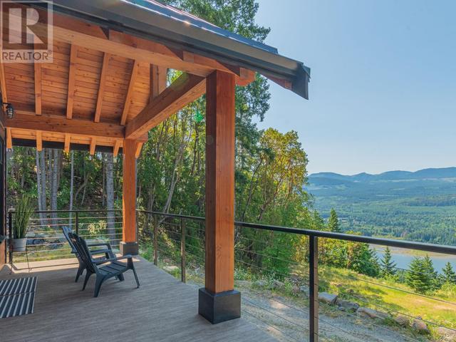 5155 Aho Rd, House detached with 4 bedrooms, 4 bathrooms and 6 parking in Cowichan Valley H BC | Image 3