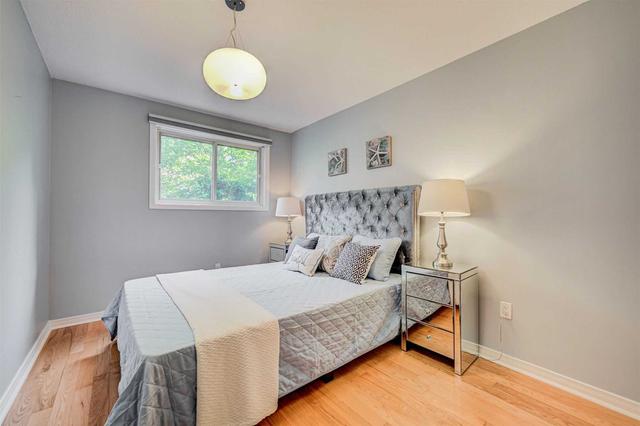 8 - 28 Admiral Rd, Townhouse with 3 bedrooms, 3 bathrooms and 1 parking in Toronto ON | Image 16