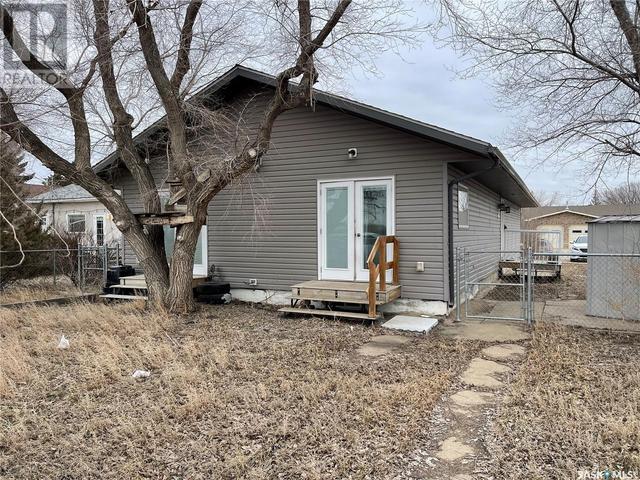 431 Vaughan Street W, House detached with 3 bedrooms, 2 bathrooms and null parking in Moose Jaw SK | Image 2
