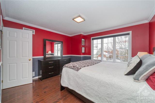 19 Mattawa Crescent, House detached with 5 bedrooms, 3 bathrooms and 4 parking in Ottawa ON | Image 23