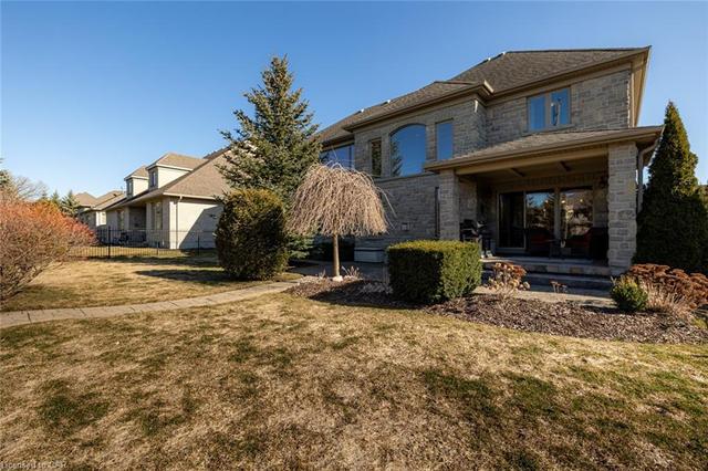 23 Black Maple Crescent, House detached with 5 bedrooms, 2 bathrooms and 4 parking in Kitchener ON | Image 12