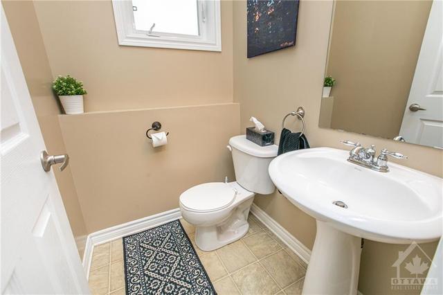 425 Vendevale Avenue, Townhouse with 3 bedrooms, 3 bathrooms and 3 parking in Ottawa ON | Image 17
