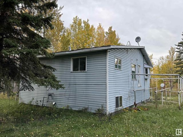 47426 A & B Rr63, House detached with 2 bedrooms, 2 bathrooms and null parking in Brazeau County AB | Image 2