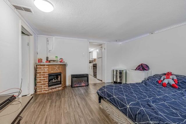 1792 Keele St, House detached with 2 bedrooms, 2 bathrooms and 3 parking in Toronto ON | Image 24