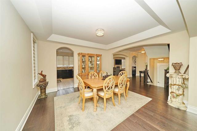 17 Skyline Tr, House detached with 5 bedrooms, 6 bathrooms and 5 parking in King ON | Image 37
