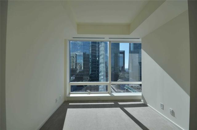 2001 - 180 University Ave, Condo with 2 bedrooms, 3 bathrooms and 1 parking in Toronto ON | Image 21