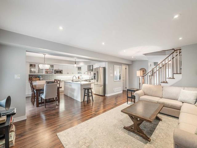 14 Masters Cres, House attached with 3 bedrooms, 3 bathrooms and 6 parking in Georgian Bay ON | Image 2