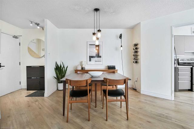 201 - 25 Maitland St, Condo with 2 bedrooms, 1 bathrooms and 1 parking in Toronto ON | Image 15