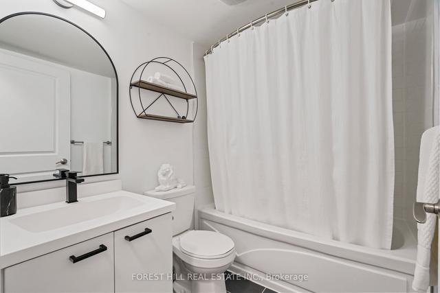 902 - 500 St Clair Ave W, Condo with 2 bedrooms, 2 bathrooms and 1 parking in Toronto ON | Image 11
