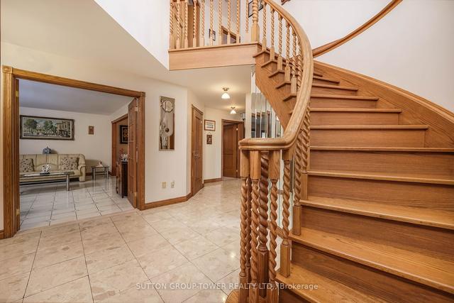 531 Lauder Ave, House detached with 4 bedrooms, 4 bathrooms and 7 parking in Toronto ON | Image 3