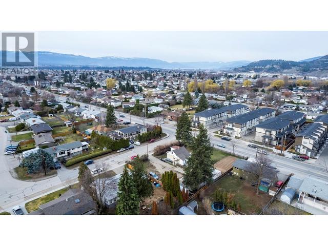 122 Wallace Road, House detached with 3 bedrooms, 2 bathrooms and 6 parking in Kelowna BC | Image 8