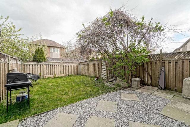 138 Richwood Cres, House attached with 3 bedrooms, 3 bathrooms and 3 parking in Brampton ON | Image 33