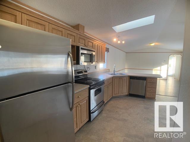 5925 Willow Dr, House other with 3 bedrooms, 2 bathrooms and null parking in Boyle AB | Image 5