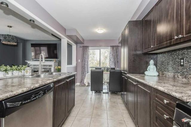 119 Bloomington Dr, House attached with 3 bedrooms, 3 bathrooms and 3 parking in Cambridge ON | Image 13