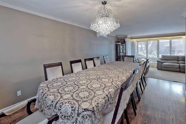16 Stormont Ave, House detached with 4 bedrooms, 4 bathrooms and 4 parking in Toronto ON | Image 3