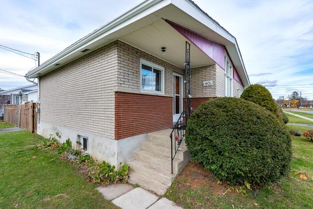 1401 Lascelle Avenue, House detached with 3 bedrooms, 1 bathrooms and 4 parking in Cornwall ON | Image 3