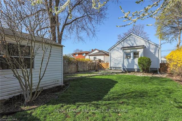 250 Niagara St, House detached with 2 bedrooms, 1 bathrooms and 2 parking in St. Catharines ON | Image 14