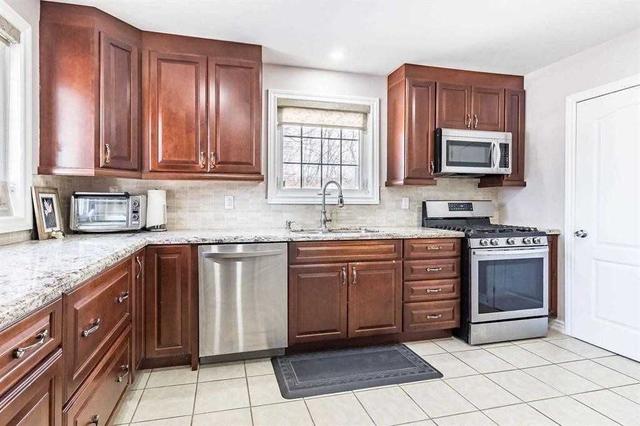 upper - 34 Finsbury Dr E, House detached with 3 bedrooms, 2 bathrooms and 4 parking in Brampton ON | Image 18