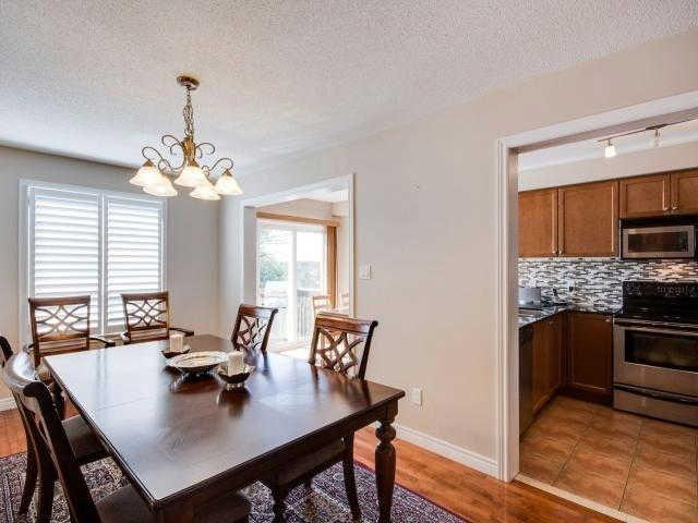 th#12 - 2280 Baronwood Dr, House attached with 3 bedrooms, 4 bathrooms and 2 parking in Oakville ON | Image 6
