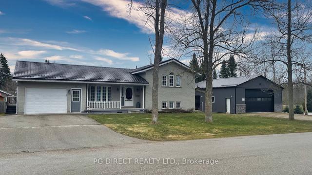 11 James St W, House detached with 3 bedrooms, 3 bathrooms and 3 parking in Minto ON | Image 1