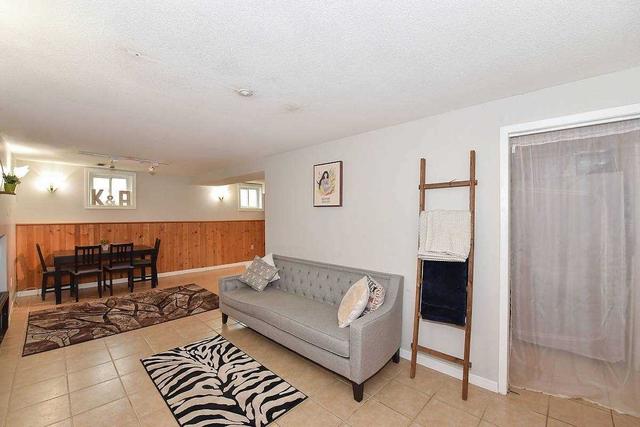 102 Comrie Terr, House detached with 2 bedrooms, 2 bathrooms and 2 parking in Toronto ON | Image 13
