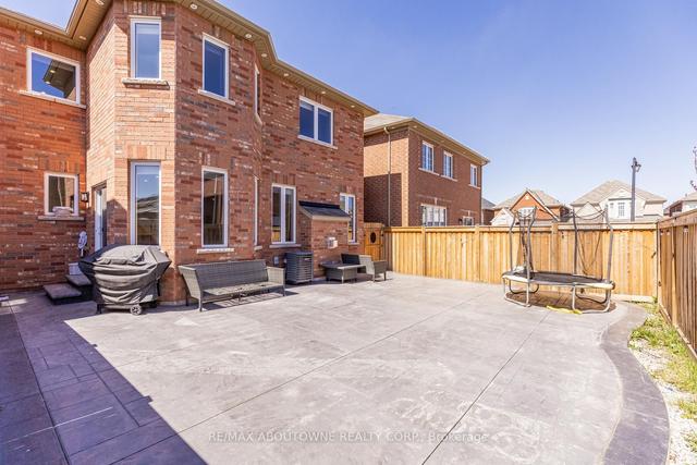 444 Downes Jackson Hts, House detached with 4 bedrooms, 4 bathrooms and 4 parking in Milton ON | Image 32