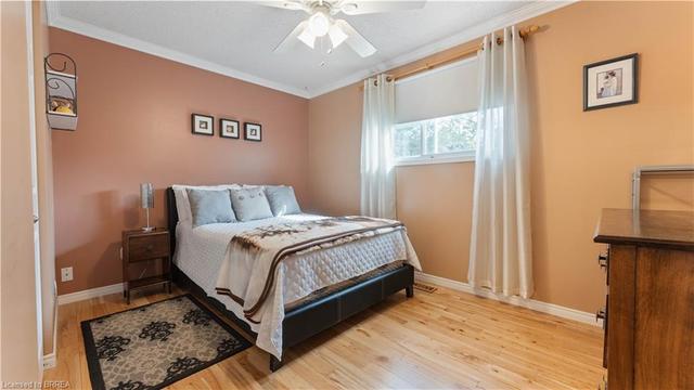 69 Dante Crescent, House detached with 4 bedrooms, 2 bathrooms and 7 parking in Brantford ON | Image 10