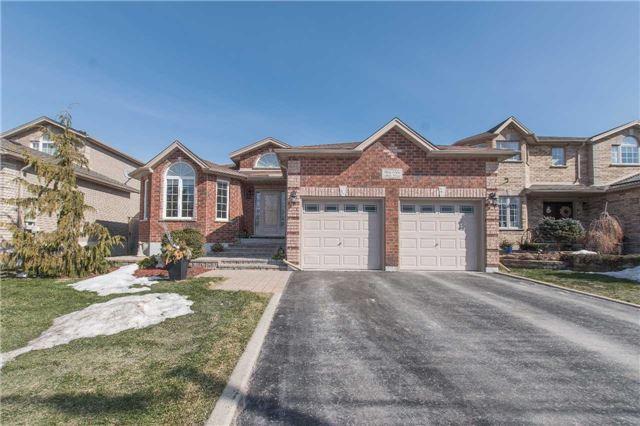 69 Miller Dr, House detached with 2 bedrooms, 2 bathrooms and 4 parking in Barrie ON | Image 1