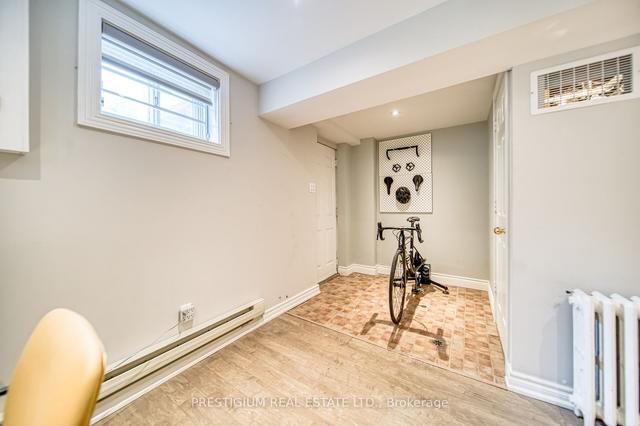 212 Broadway Ave, House detached with 3 bedrooms, 2 bathrooms and 1 parking in Toronto ON | Image 24