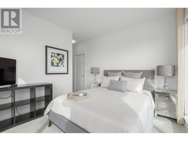 401 - 1061 Marine Drive, Condo with 3 bedrooms, 2 bathrooms and 1 parking in North Vancouver BC | Image 14