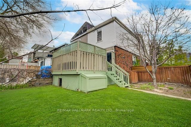 155 Westwood Ave, House semidetached with 3 bedrooms, 2 bathrooms and 1 parking in Toronto ON | Image 33