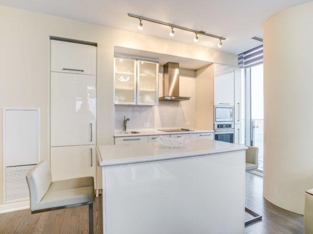 6708 - 14 York St, Condo with 2 bedrooms, 2 bathrooms and 1 parking in Toronto ON | Image 8