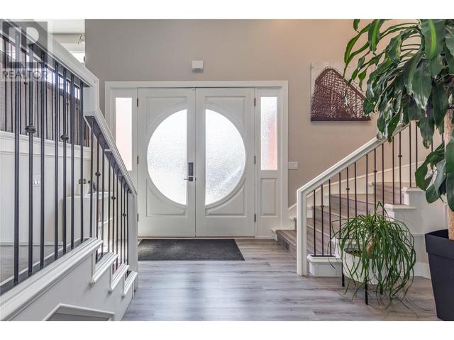 1720 Simpson Court, House detached with 4 bedrooms, 4 bathrooms and 6 parking in Kelowna BC | Image 3