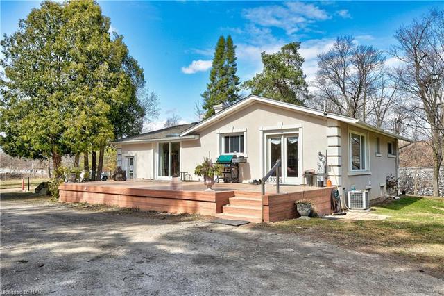 3570 Twenty Mile Road, House detached with 4 bedrooms, 2 bathrooms and 20 parking in West Lincoln ON | Image 21