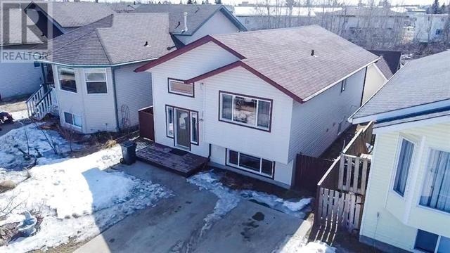 10125 98a Street, House detached with 5 bedrooms, 3 bathrooms and 2 parking in Sexsmith AB | Card Image