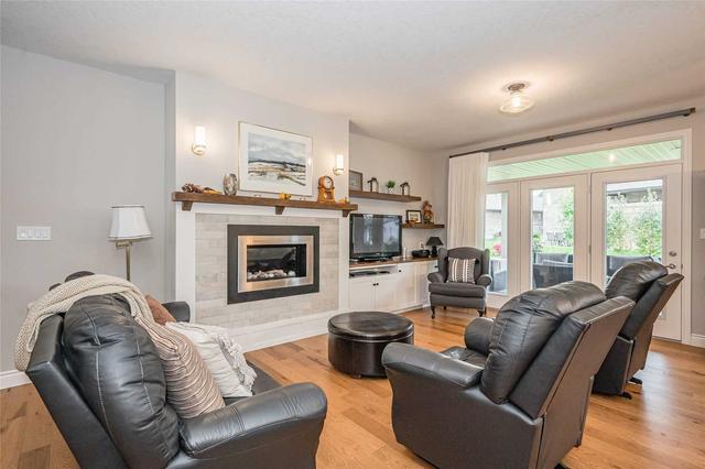 18 Howard Cres, House detached with 2 bedrooms, 3 bathrooms and 6 parking in Centre Wellington ON | Image 15