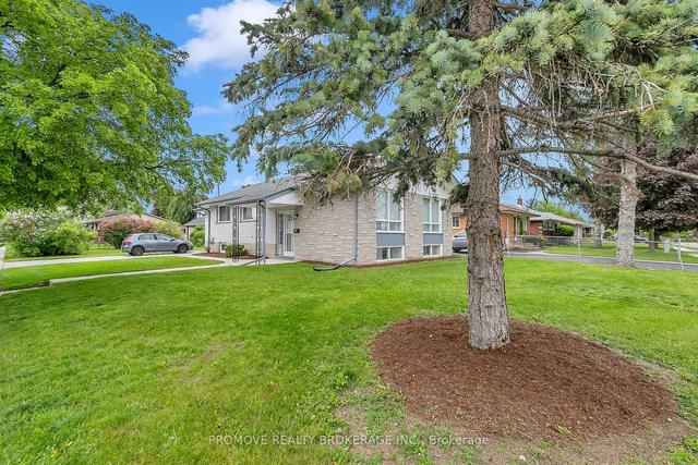 1303 Thorman Dr, House detached with 5 bedrooms, 2 bathrooms and 3 parking in Cambridge ON | Image 22