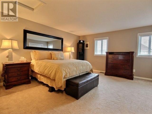 1801 Loranger Crt, Townhouse with 3 bedrooms, 2 bathrooms and 1 parking in Ottawa ON | Image 12