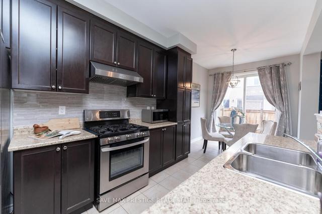 962 Penson Cres, House detached with 4 bedrooms, 4 bathrooms and 3 parking in Milton ON | Image 2