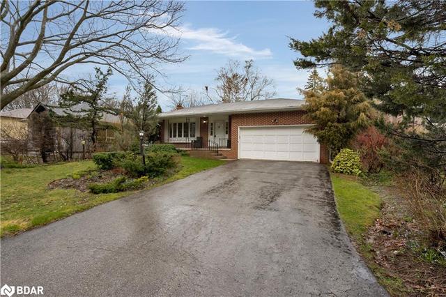 84 Shirley Avenue, House detached with 4 bedrooms, 2 bathrooms and 6 parking in Barrie ON | Image 1
