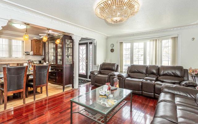 475 Silverstone Dr, House detached with 3 bedrooms, 3 bathrooms and 5 parking in Toronto ON | Image 34