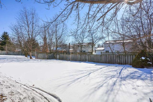 695 Scottsdale Dr, House detached with 4 bedrooms, 3 bathrooms and 4 parking in Guelph ON | Image 5