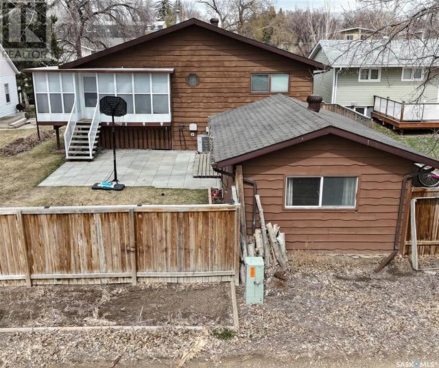 1224 Walker Street, House detached with 5 bedrooms, 3 bathrooms and null parking in Swift Current SK | Image 25