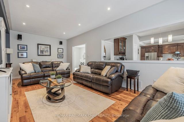 14 Rebecca Crt, House detached with 4 bedrooms, 3 bathrooms and 7 parking in Barrie ON | Image 40